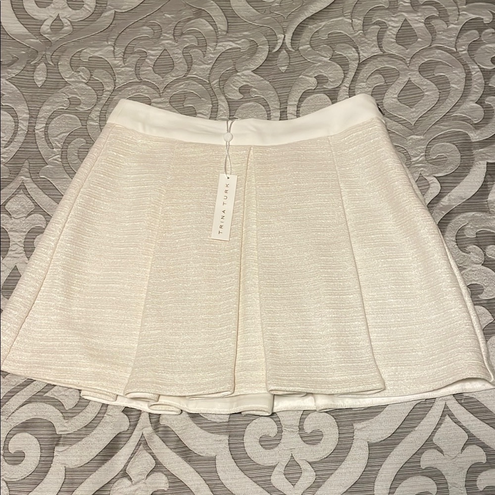 NWT Trina Turk Pleated Skirt Size 6